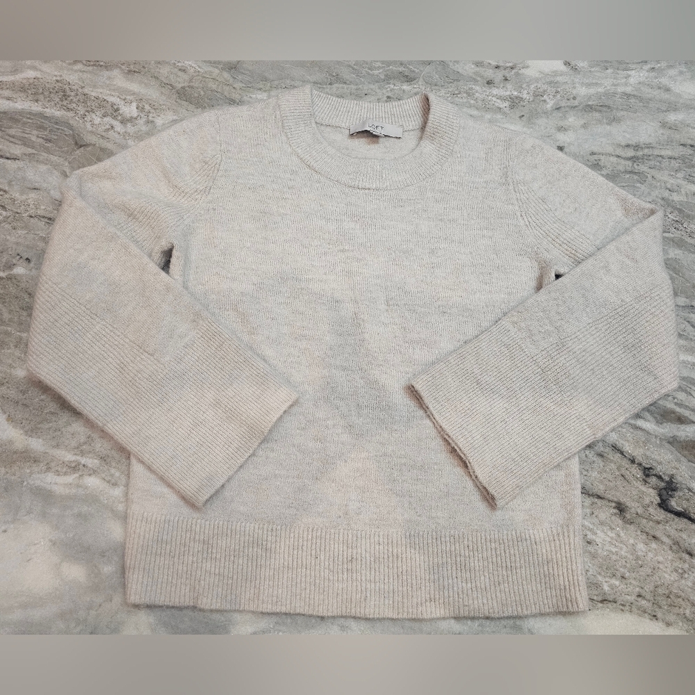 LOFT Beige Ribbed Cuff Sweater Women’s Size Small Soft Knit Pullover